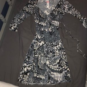 Low v-cut midi dress